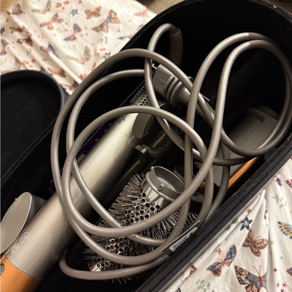 Dyson Midnight Blue airwrap - Picture 2 of 3